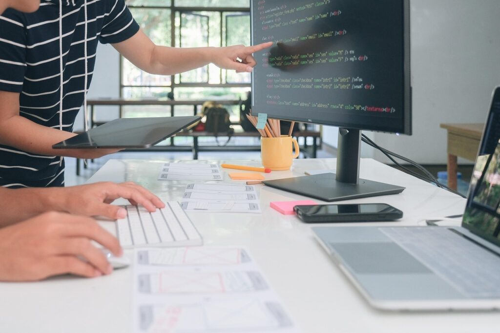 企業向け採用ページの作り方！採用成功につながるデザインと構成とは？